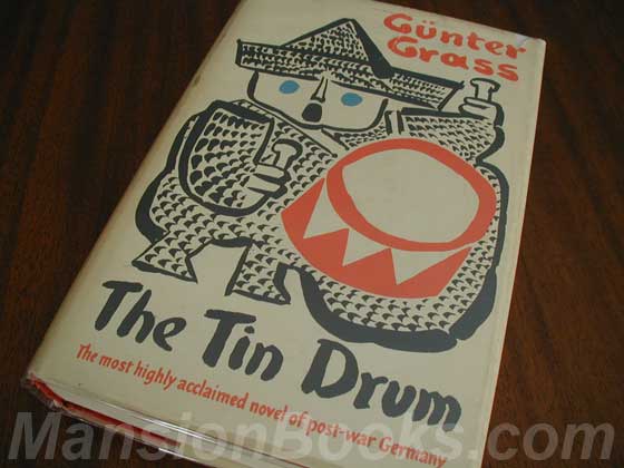 Picture of the 1962 first edition dust jacket for The Tin Drum. 
